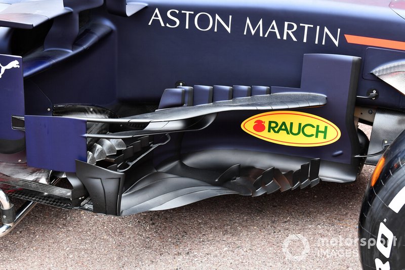 Red Bull Racing RB15 bargeboard and floor