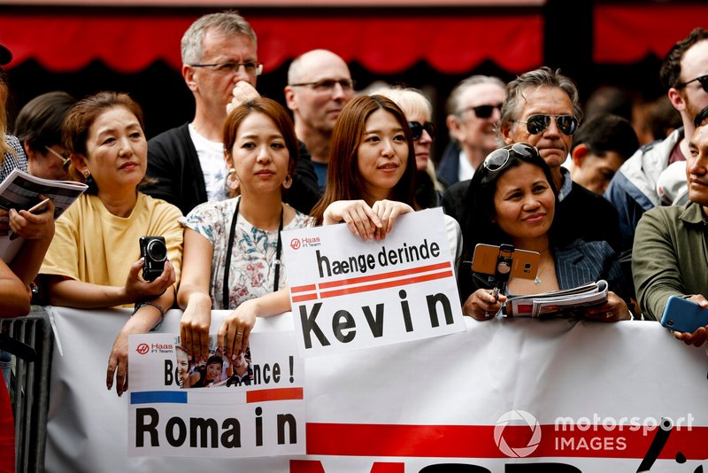 Fans of Kevin Magnussen, Haas F1 in the fan zone