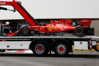 Wagen Sebastian Vettel Ferrari SF90 na crash