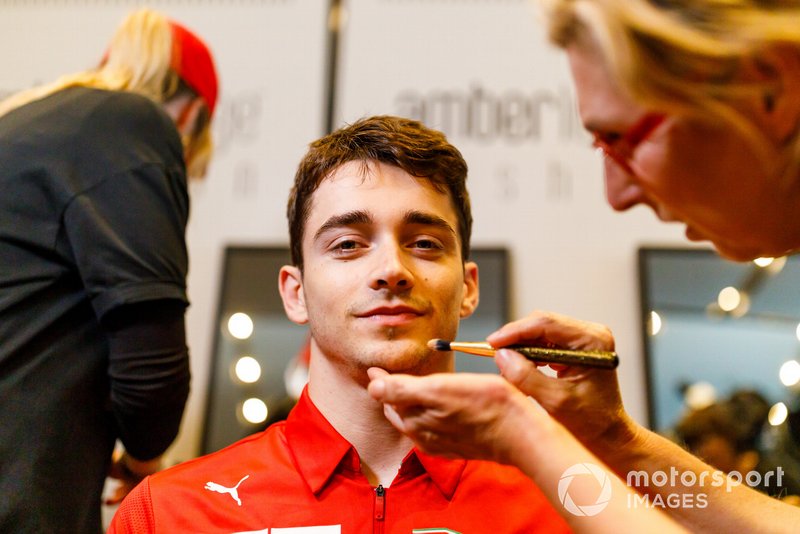 Charles Leclerc, Ferrari, viene truccato
