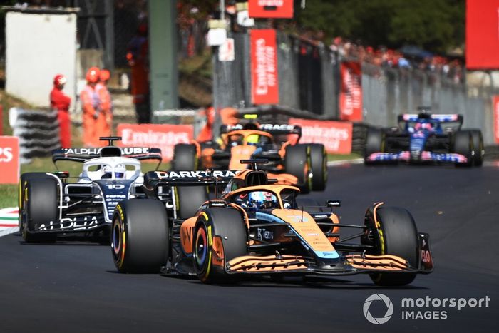 Daniel Ricciardo, McLaren MCL36, Pierre Gasly, AlphaTauri AT03, Lando Norris, McLaren MCL36
