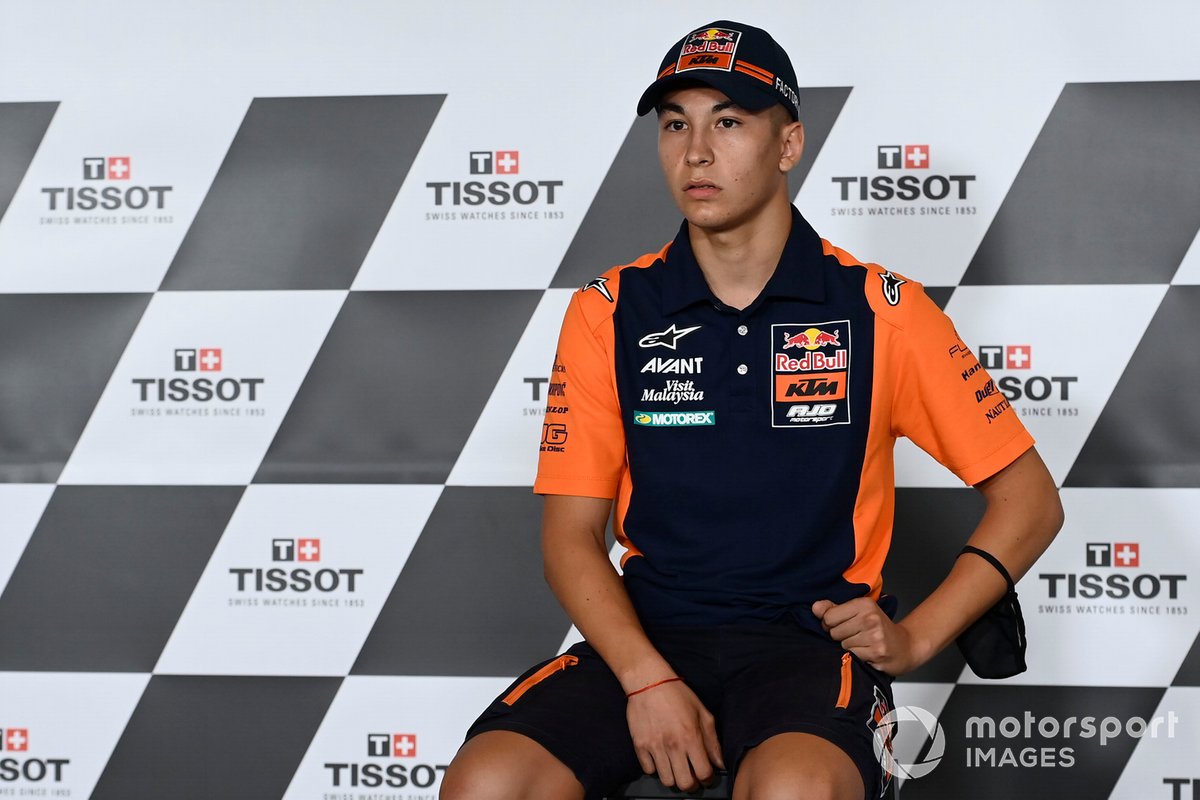 Ganador de la pole Raul Fernandez, Red Bull KTM Ajo