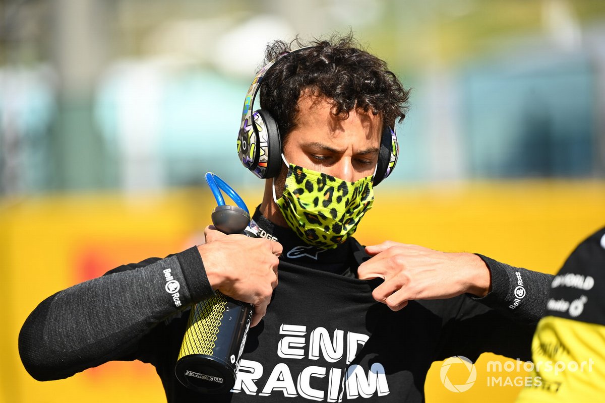 Daniel Ricciardo, Renault F1, on the grid