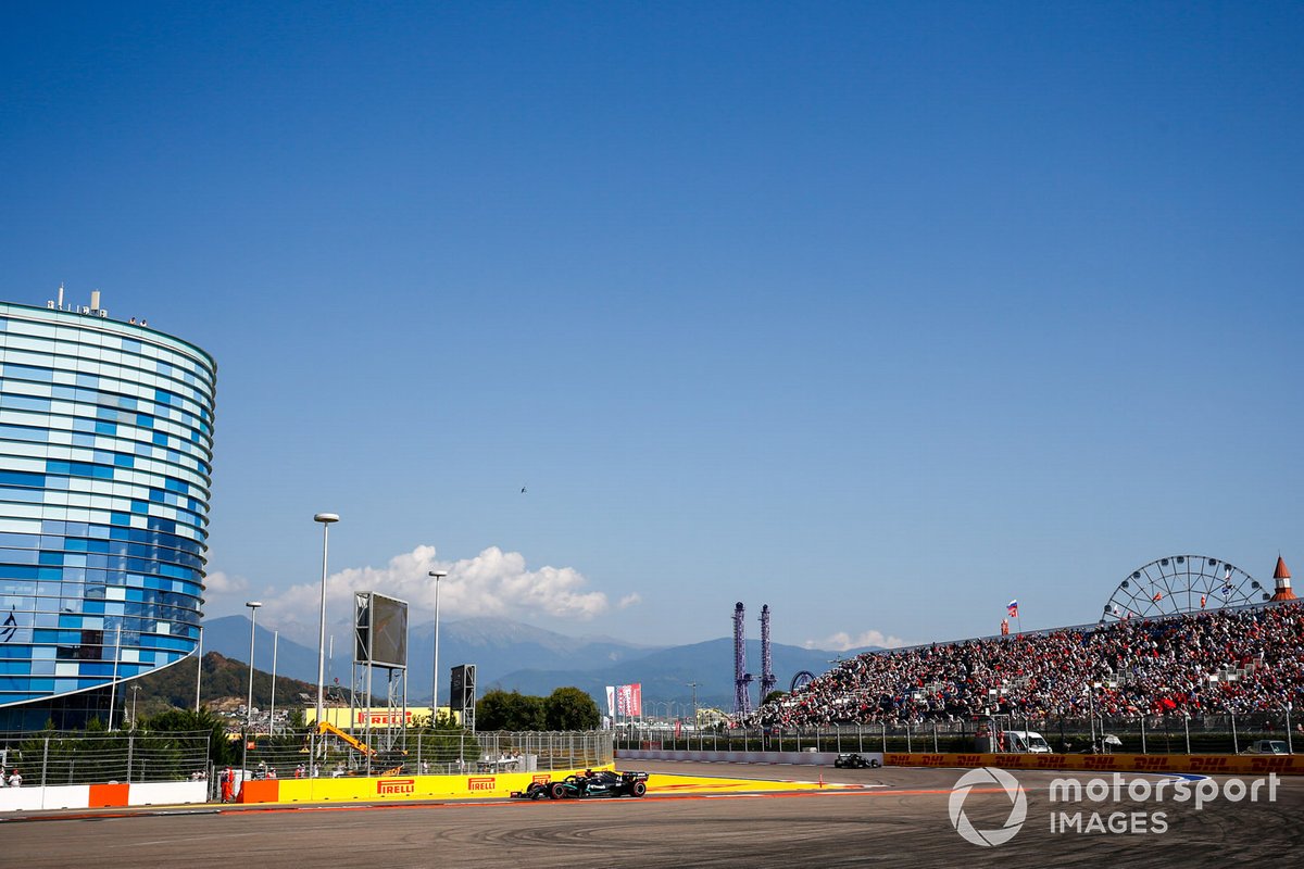 Lewis Hamilton, Mercedes F1 W11, Valtteri Bottas, Mercedes F1 W11