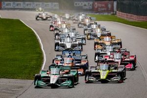 Colton Herta, Andretti Harding Steinbrenner Autosport Honda leads the field at race start