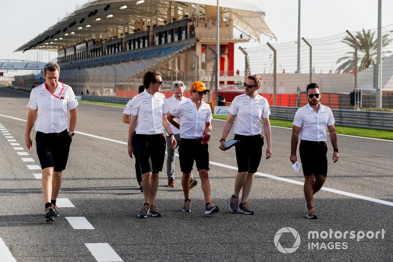 Lando Norris, McLaren walks the track