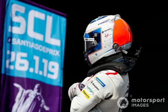 Ganador, Sam Bird, de Envision Virgin Racing, ganó el ePrix de Santiago