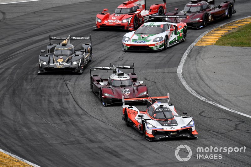 #7 Acura Team Penske Acura DPi, DPi: Helio Castroneves, Ricky Taylor, Alexander Rossi ,#77 Mazda Team Joest Mazda DPi, DPi: Oliver Jarvis, Tristan Nunez, Timo Bernhard, Rene Rast,