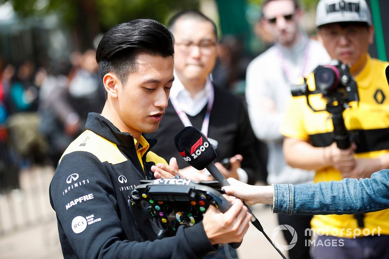 Guanyu Zhou, Renault F1 Team