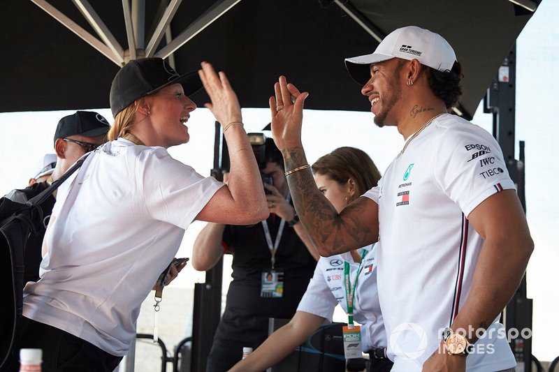 Lewis Hamilton, Mercedes AMG F1, hi fives a fan
