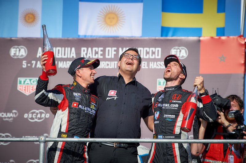 Podio: ganador de la carrera Esteban Guerrieri, ALL-INKL.COM Münnich Motorsport Honda Civic Type R TCR, tercer lugar e Néstor Girolami, ALL-INKL.COM Münnich Motorsport Honda Civic Type R TCR, Dominik Greiner, director del equipo ALL-INKL.COM Münnich Motorsport