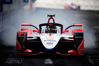 Pascal Wehrlein, Mahindra Racing, M5 Electro, bloque une roue