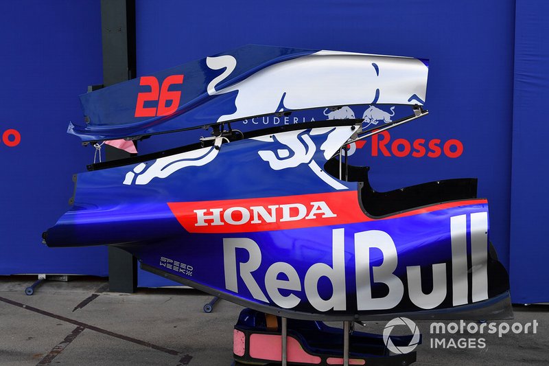 Toro Rosso STR14: tampa do motor