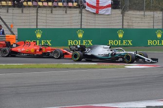 Valtteri Bottas, Mercedes AMG W10, en Charles Leclerc, Ferrari SF90