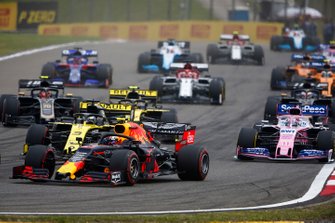 Pierre Gasly, Red Bull Racing RB15, devance Daniel Ricciardo, Renault F1 Team R.S.19, Sergio Perez, Racing Point RP19, Nico Hulkenberg, Renault F1 Team R.S. 19, et Kevin Magnussen, Haas F1 Team VF-19