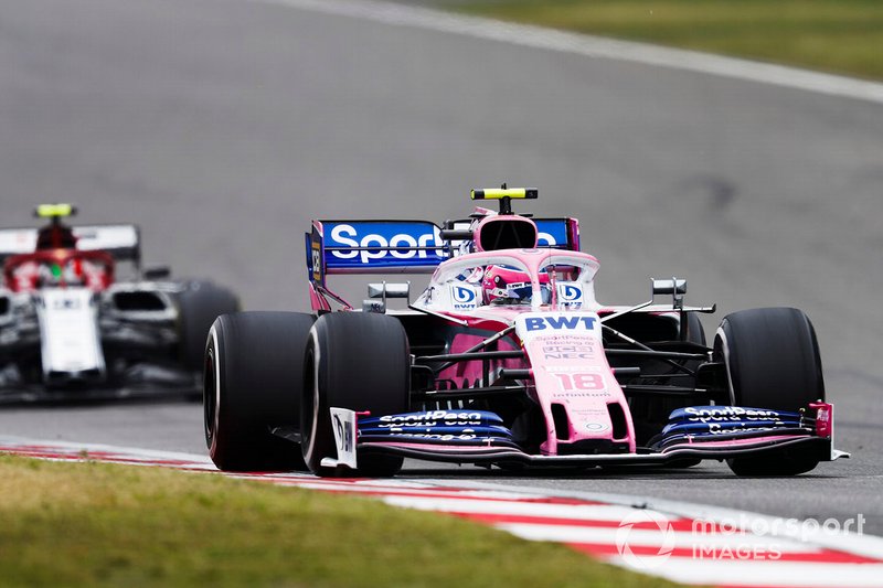 Lance Stroll, Racing Point RP19, devant Antonio Giovinazzi, Alfa Romeo Racing C38