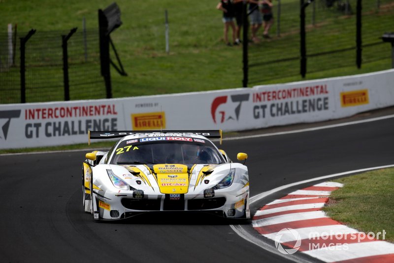 #27 HubAuto Corsa Ferrari 488 GT3: Nick Foster, Tim Slade, Nick Percat