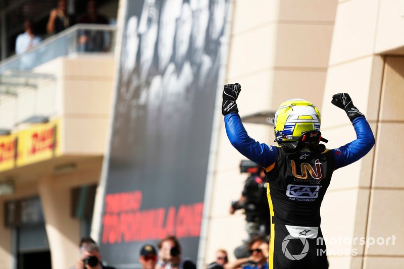 Luca Ghiotto, UNI VIRTUOSI, dans le Parc Fermé