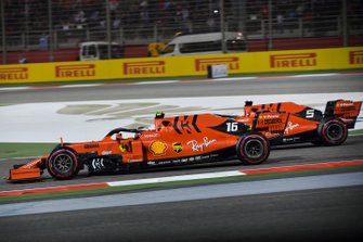 Sebastian Vettel, Ferrari SF90, en Charles Leclerc, Ferrari SF90