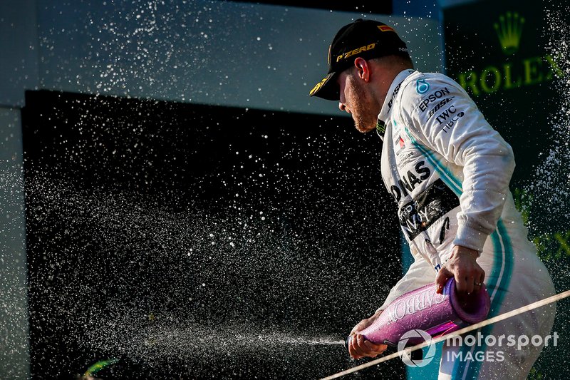 Podyum: Yarış galibi Valtteri Bottas, Mercedes AMG F1