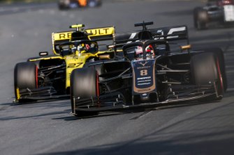 Romain Grosjean, Haas F1 Team VF-19 ve Nico Hulkenberg, Renault R.S. 19