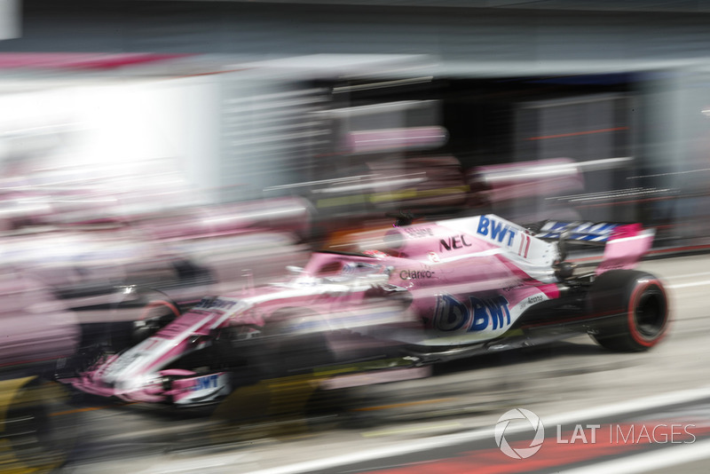 Sergio Perez, Racing Point Force India VJM11, au stand