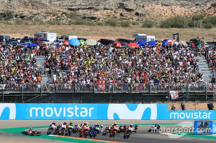 Jorge Lorenzo, Ducati Team se cae al inicio de la carrera