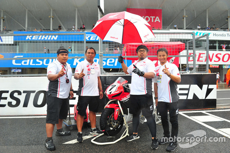#7 Astra Honda Racing Team
