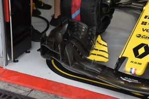 Renault F1 front wing technical detail