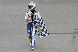 Race Winner Chase Elliott, Hendrick Motorsports, Chevrolet Camaro