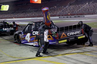 Raphael Lessard, Kyle Busch Motorsports Toyota Canac, pitstop