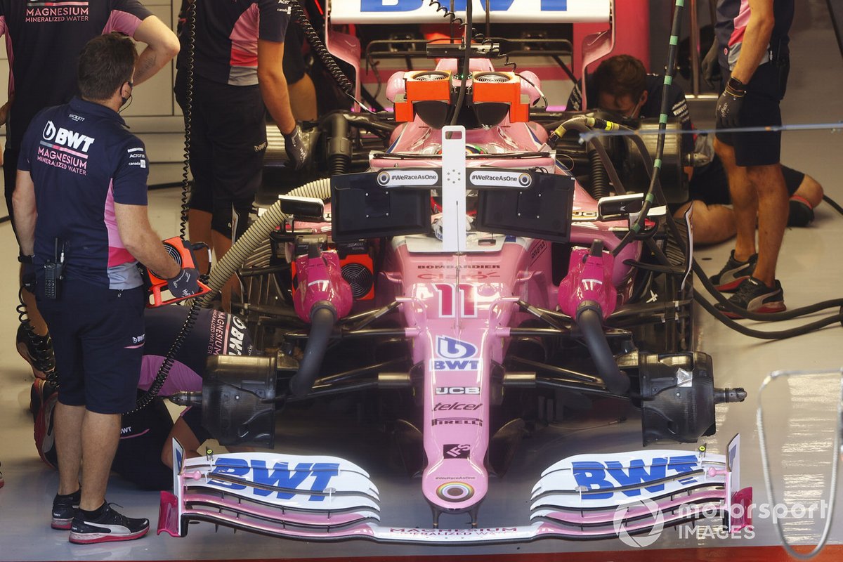 Sergio Perez, Racing Point RP20, nel garage