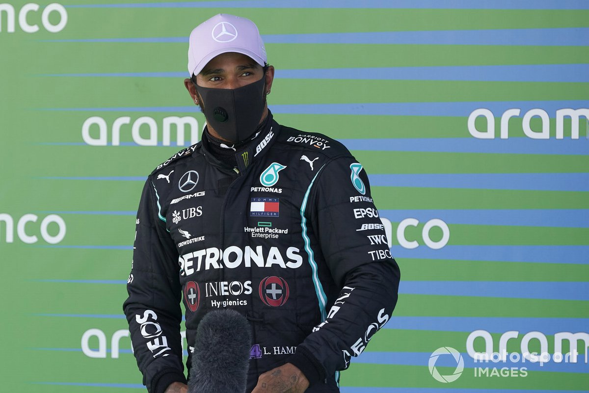 Pole sitter Lewis Hamilton, Mercedes-AMG Petronas F1