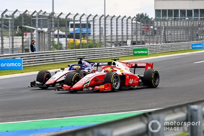 Louis Deletraz, Charouz Racing System y Mick Schumacher, Prema Racing 