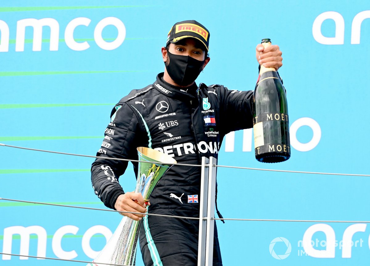 Lewis Hamilton, Mercedes-AMG Petronas F1, 1st position, on the podium