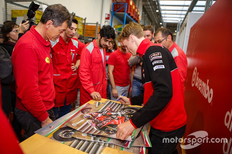 Visita di Chaz Davies agli stabilimenti Brembo