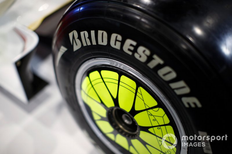 Detalle de la rueda del Brawn BGP001 de Jenson Button