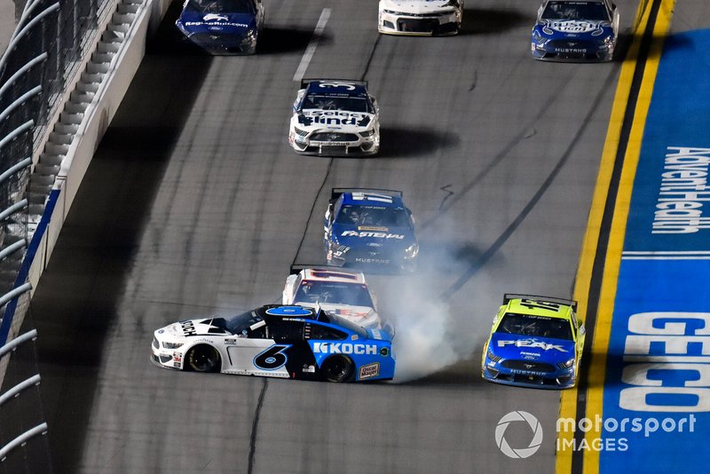 El accidente de Ryan Newman, Roush Fenway Racing, Ford Mustang Koch Industries