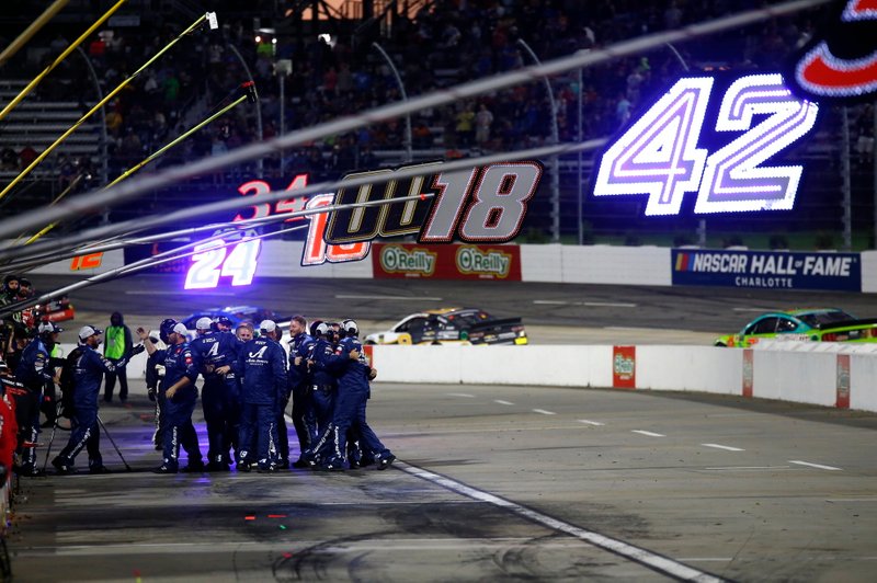 Martin Truex Jr., Joe Gibbs Racing, Toyota Camry Auto Owners Insurance crew celebrates
