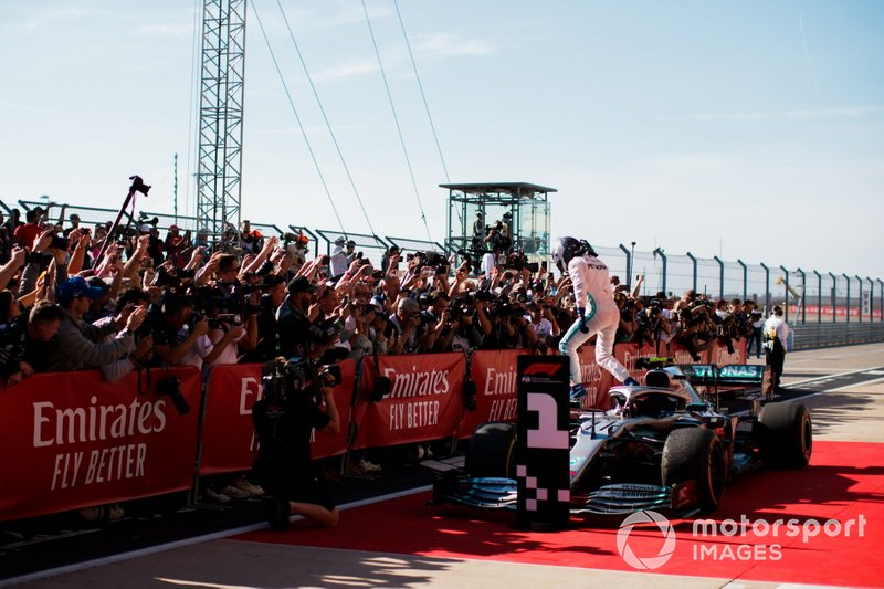Победитель Валттери Боттас, Mercedes AMG F1
