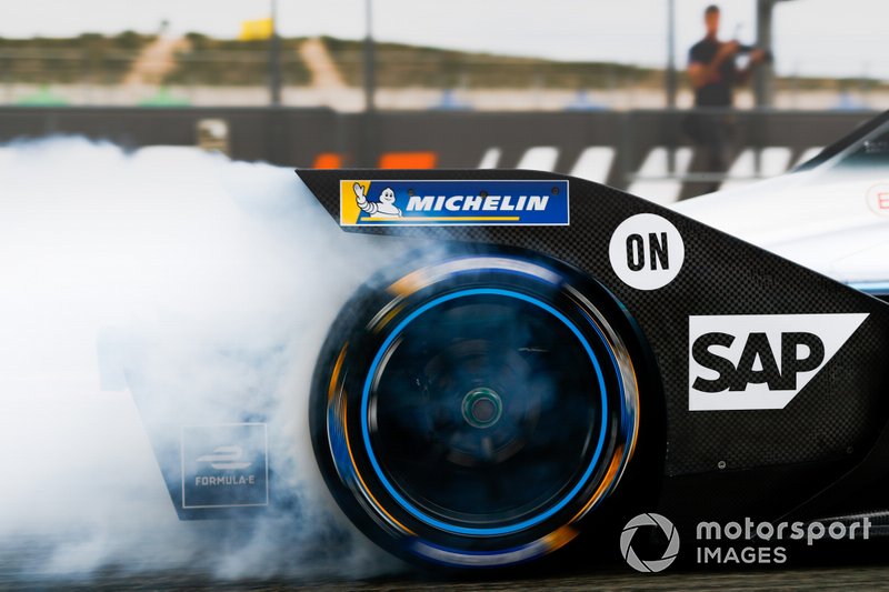 Rear tyre of Nyck De Vries, Mercedes Benz EQ, EQ Silver Arrow 01