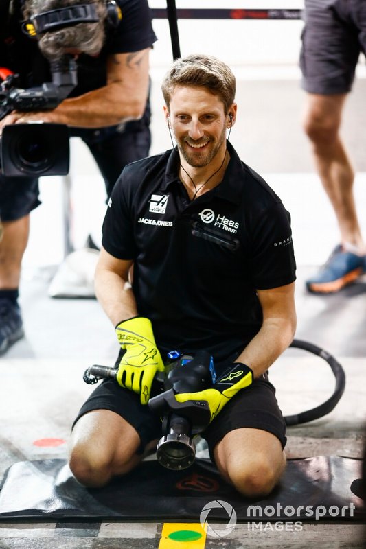 Romain Grosjean, Haas F1 Team, uses a wheel gun