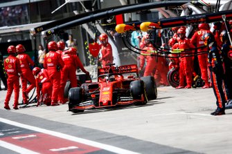 Sebastian Vettel, Ferrari SF90 pit stop