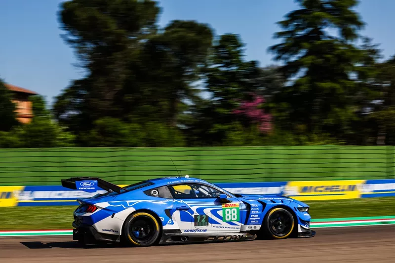 #88 Proton Competition Ford Mustang LMGT3 : Stefano Gattuso, Giammarco Levorato, Logan Sargeant