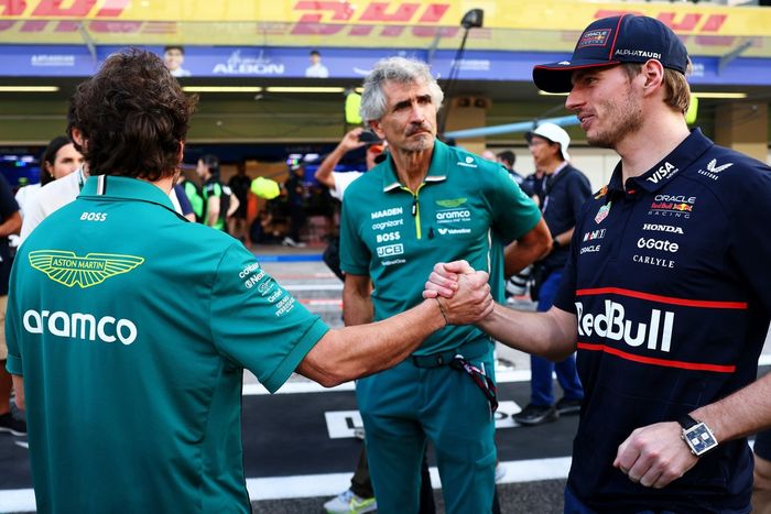 Max Verstappen, Red Bull Racing, Fernando Alonso, Aston Martin Racing