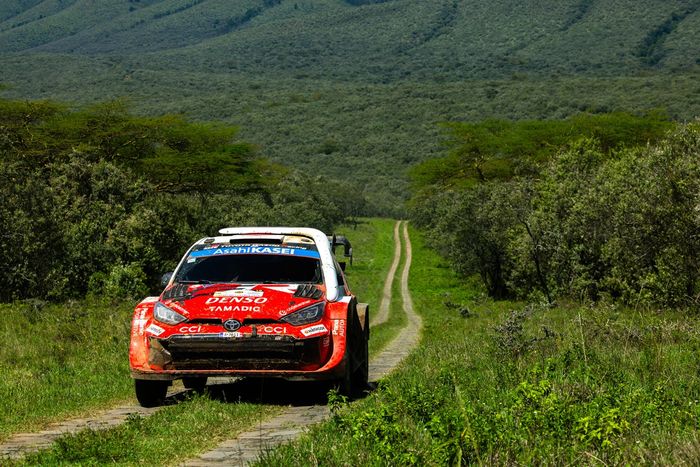 Такамото Кацута, Аарон Джонстон, Toyota Gazoo Racing WRT Toyota GR Yaris Rally1
