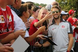 Romain Grosjean, Haas F1 Team with fans