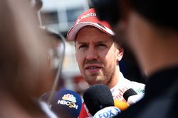 Sebastian Vettel, Ferrari, mit der Presse