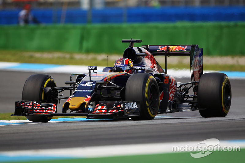 18. Daniil Kvyat, Scuderia Toro Rosso STR11