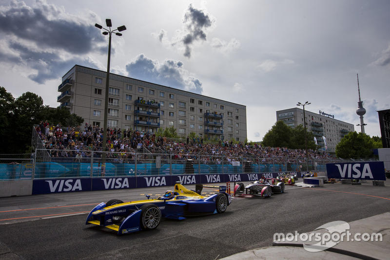 Sébastien Buemi, Renault e.Dams leads Jean-Eric Vergne, DS Virgin Racing